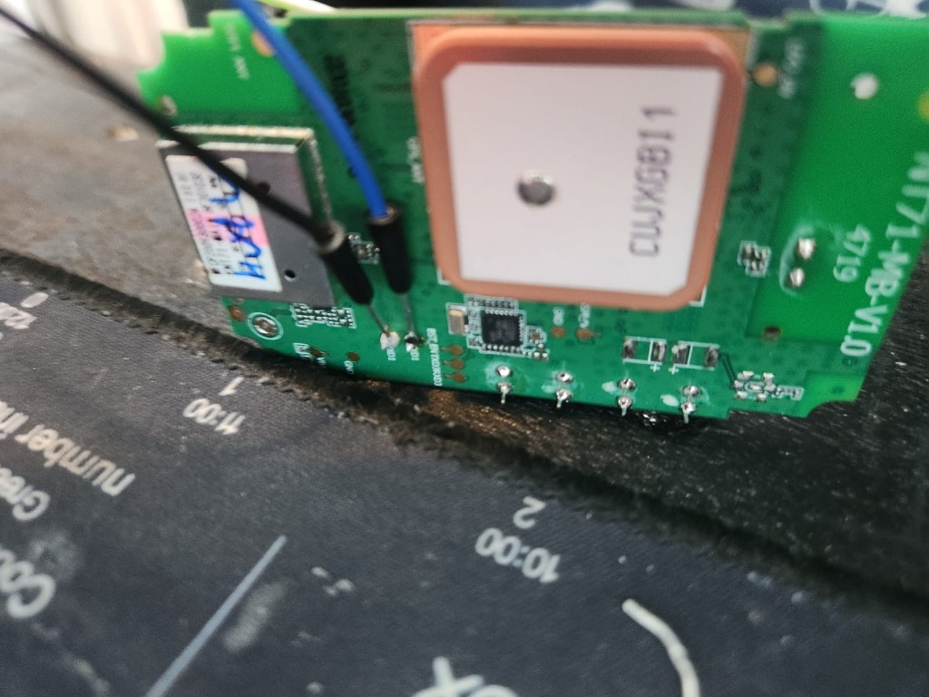 CP2102 UART wires soldered to the GT71 TXD and RXD pads