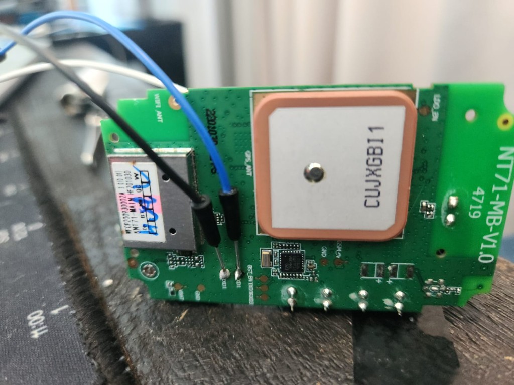 NT71 GPS daughter board with ceramic antenna and NT71-MAIN module